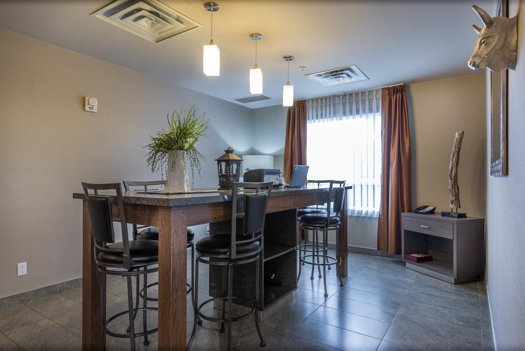 Timber Ridge Inn And Suites Fox Creek 외부 사진