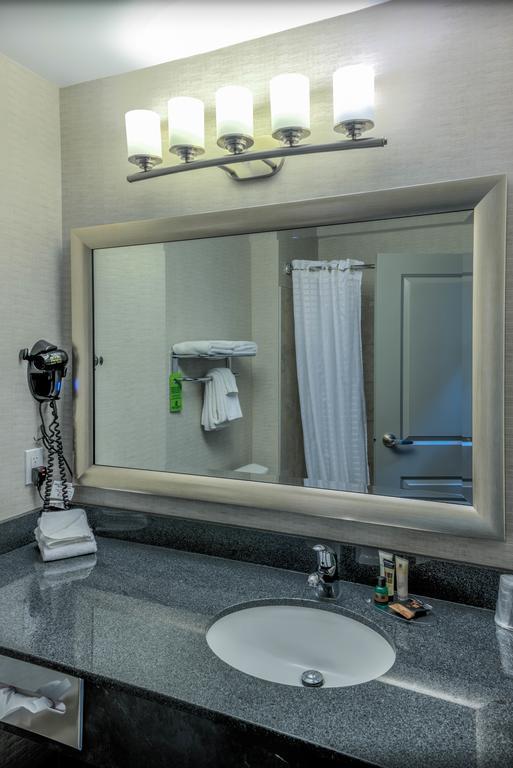 Timber Ridge Inn And Suites Fox Creek 객실 사진